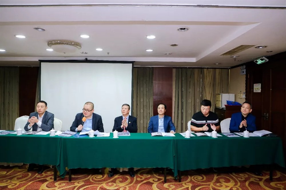 常委：龙检君、黄鹏、汪海光、胡建荣、魏洪东、唐毅（从左到右依次排序，不分先后）