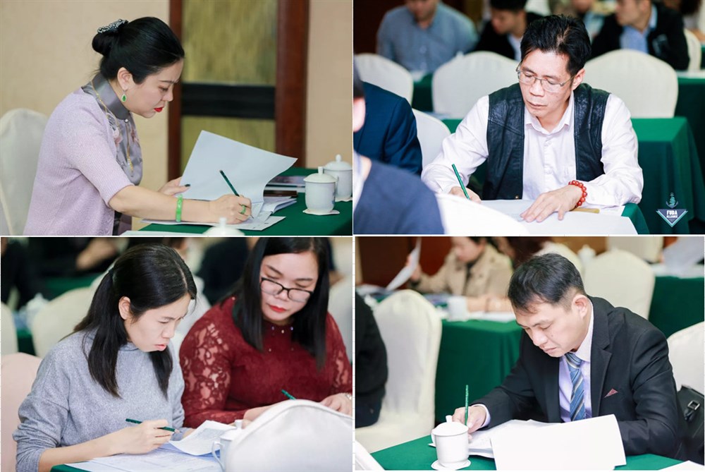 永联通-通用运费网创始人黄炳轩代表永联通公司参加了换届选举会议。