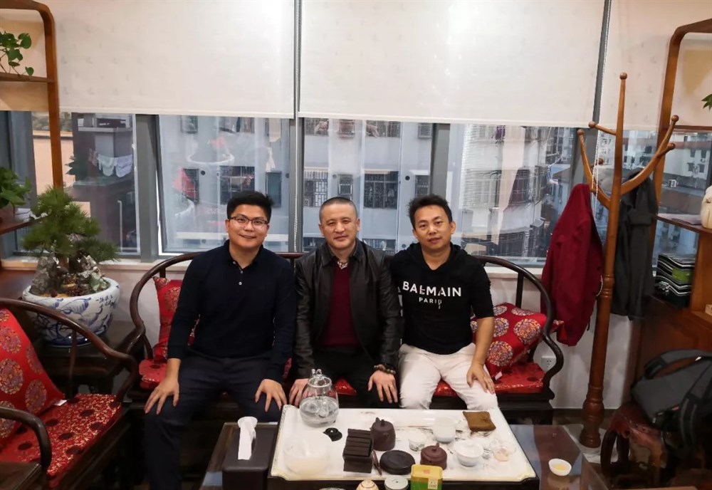 深圳市中启箱运国际货运代理有限公司总经理李建火、深圳市海铁物流有限公司总经理迟德常、深圳市坤鑫国际货运代理有限公司总经理姚树红合影