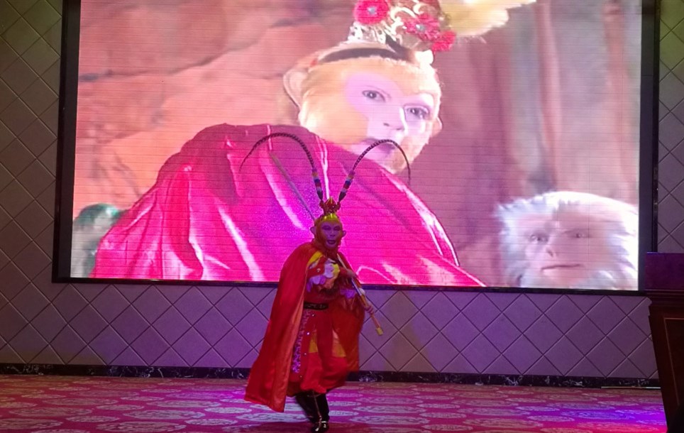 鼎丰世纪新年答谢晚宴精彩的文艺表演