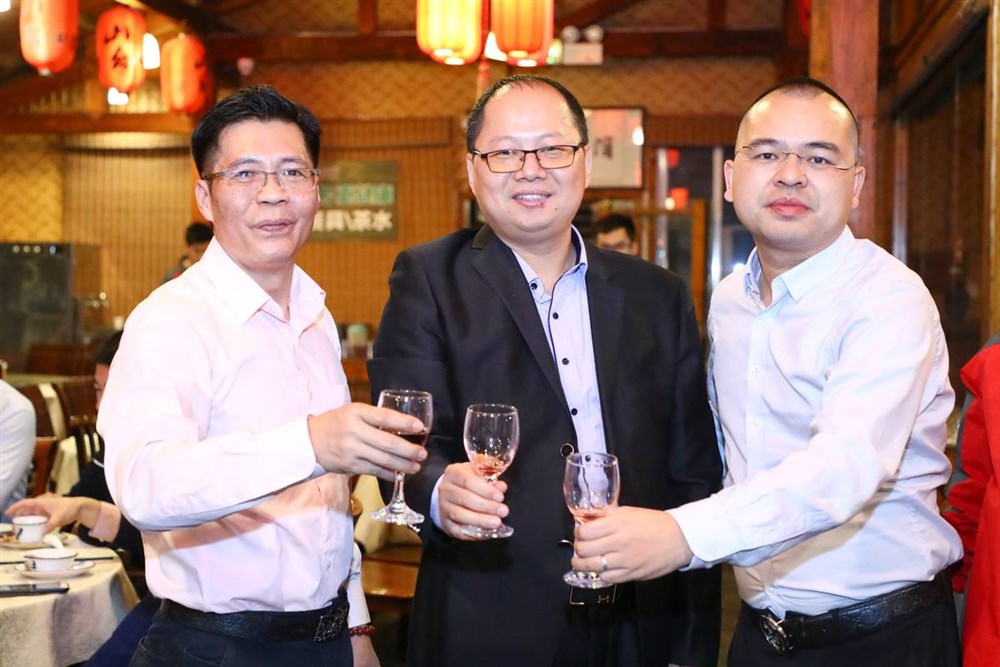 通用运费网-甲必丹大讲堂三剑客：通用运费网黄炳轩、点音视界科技徐文良、甲必丹俱乐部张桅合影