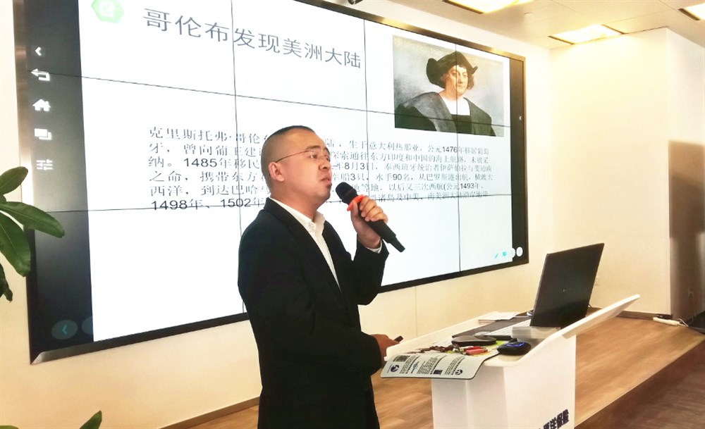 甲必丹俱乐部执行会长兼深圳市虎航国际货运代理总经理张桅，介绍虎航如何争取中南美市场份额，从而获得更大的利润空间。