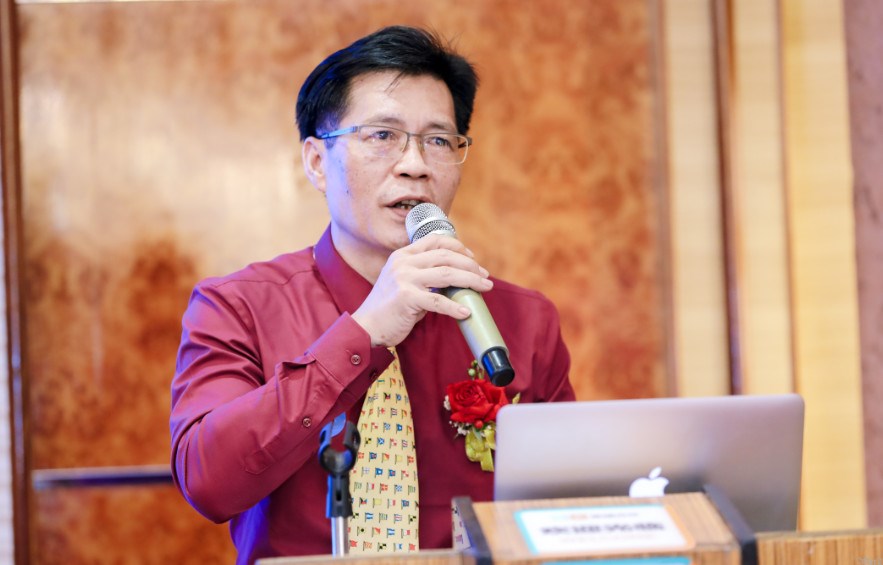 通用运费网创始人黄炳轩致辞