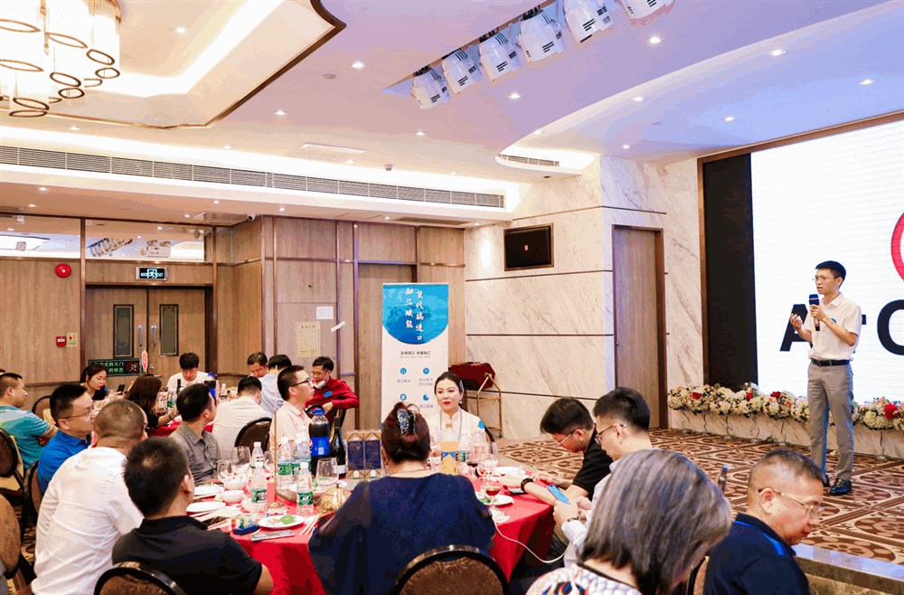 赞助商融汇进口供应链熊兵总经理分享进口的那些事儿。