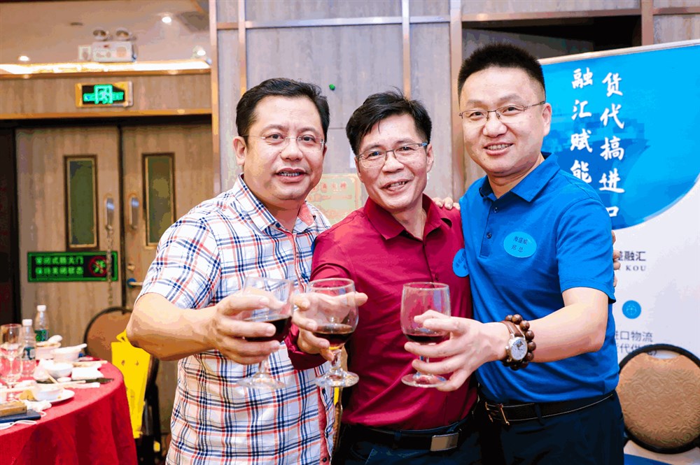 裕骏达/汇利达展会物流总经理余勇Kevin Yu，永联通-通用运费网创始人黄炳轩，深圳海盛威工程物流总经理郑明松。