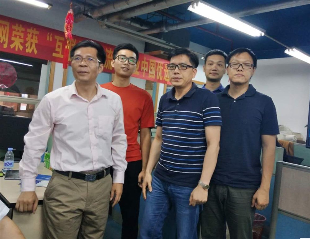 永联通-通用运费网业务营运团队右起：黄炳轩、黄俊森、邝卫权、赵杰、廖国良。