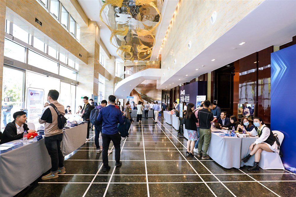 深航协穗空同盟物流交易会暨甲必丹2021年会员大会物流商交会的一角