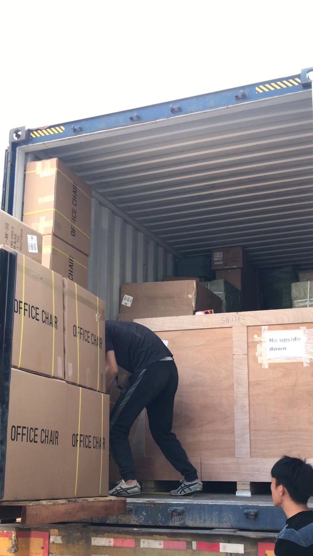 新加坡整柜装柜视频递接物流